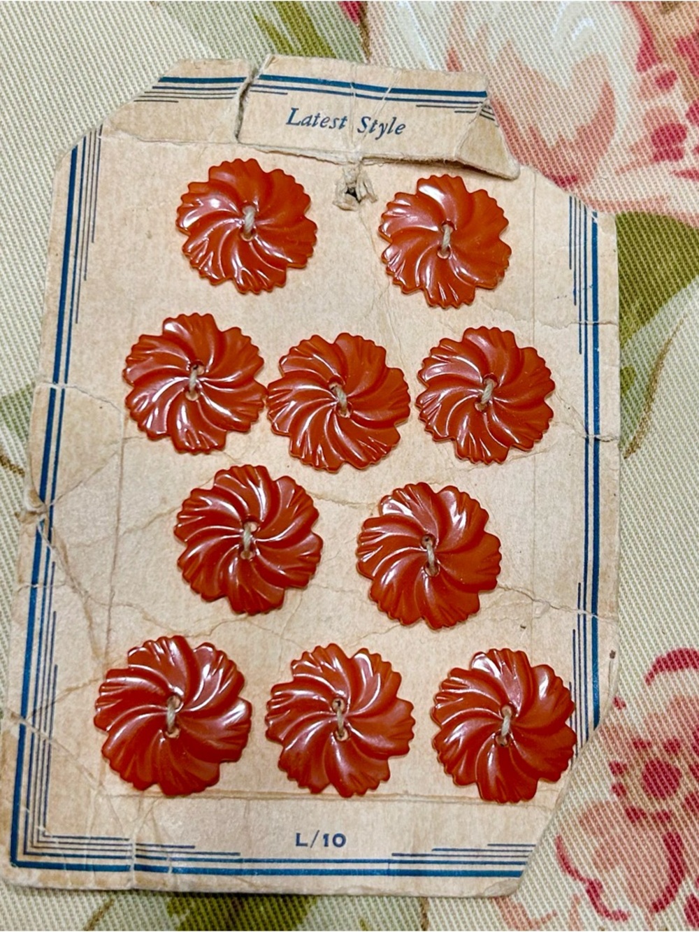 Set of 10 assumed Bakelite buttons on original card, probably from the 30's